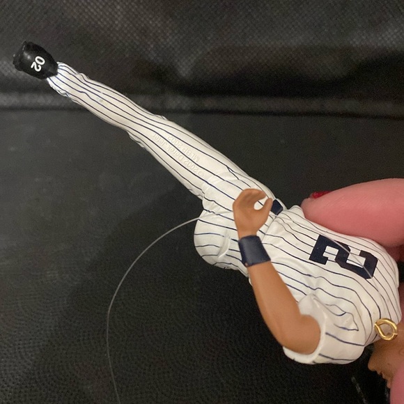 Derek Jeter 2002 Hallmark Keepsake Ornament - Picture 4 of 5